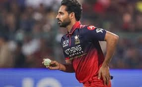 LEGENDARY STATUS CONFIRMED: Bhuvneshwar Kumar's Historic IPL Achievement Shatter