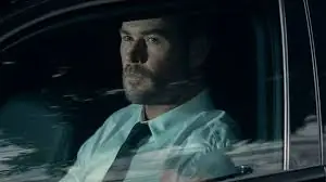 📉➡️📈 FROM FLOP TO PHENOM! Chris Hemsworth’s ‘Crime 101’ Bombed in Theaters – But