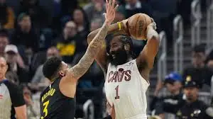 🏀🔥 DONOVAN MITCHELL & MAX STRUS ERUPT! Cavs Edge Warriors 118-111 in THRILLER – 