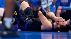 😱🚑 LUKA DONČIĆ GOES DOWN! Hamstring Injury in Brutal Lakers Loss to Thunder – MR